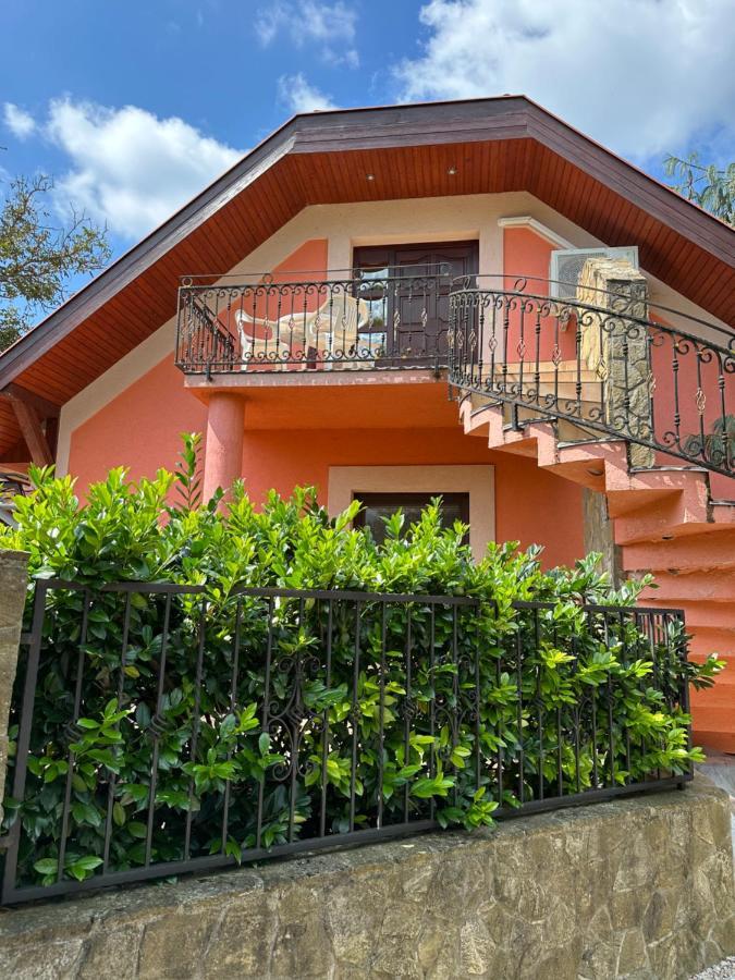Apartment Roman Villa เฮวิซ ภายนอก รูปภาพ