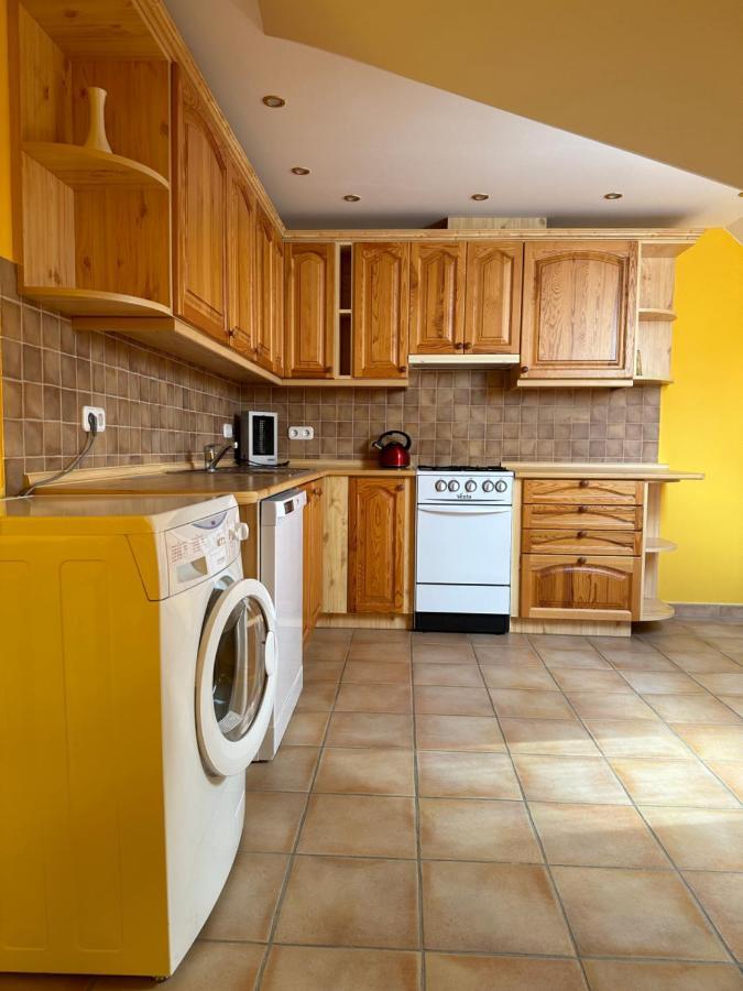 Apartment Roman Villa เฮวิซ ภายนอก รูปภาพ