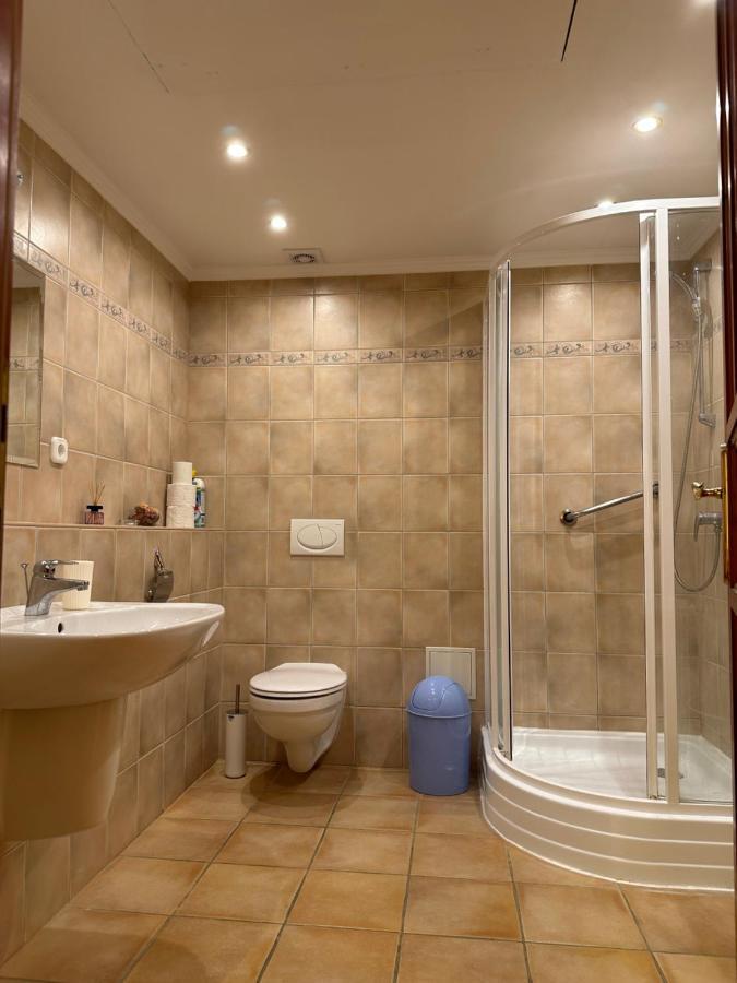 Apartment Roman Villa เฮวิซ ภายนอก รูปภาพ