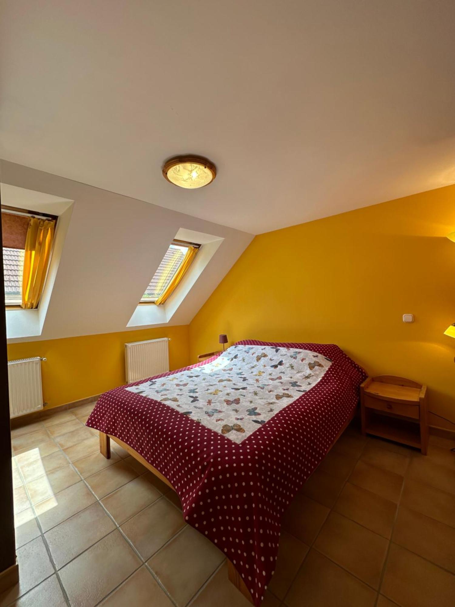 Apartment Roman Villa เฮวิซ ภายนอก รูปภาพ